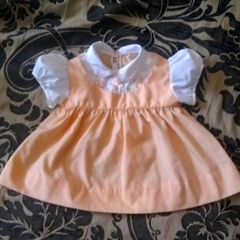 Vintage 70s peach floral pinafore style dress